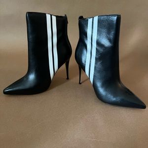 GUESS leather booties
